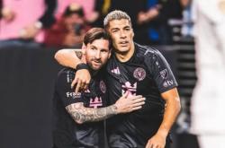 华体会官网-梅罗重拳击败萨圭尼，斩获胜利战利品