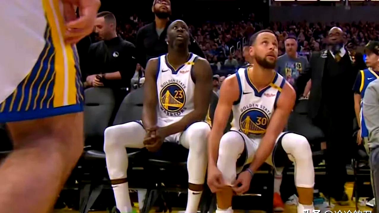 勇士主场胜活塞,库里表现抢眼 勇士主场胜活塞,库里表现抢眼