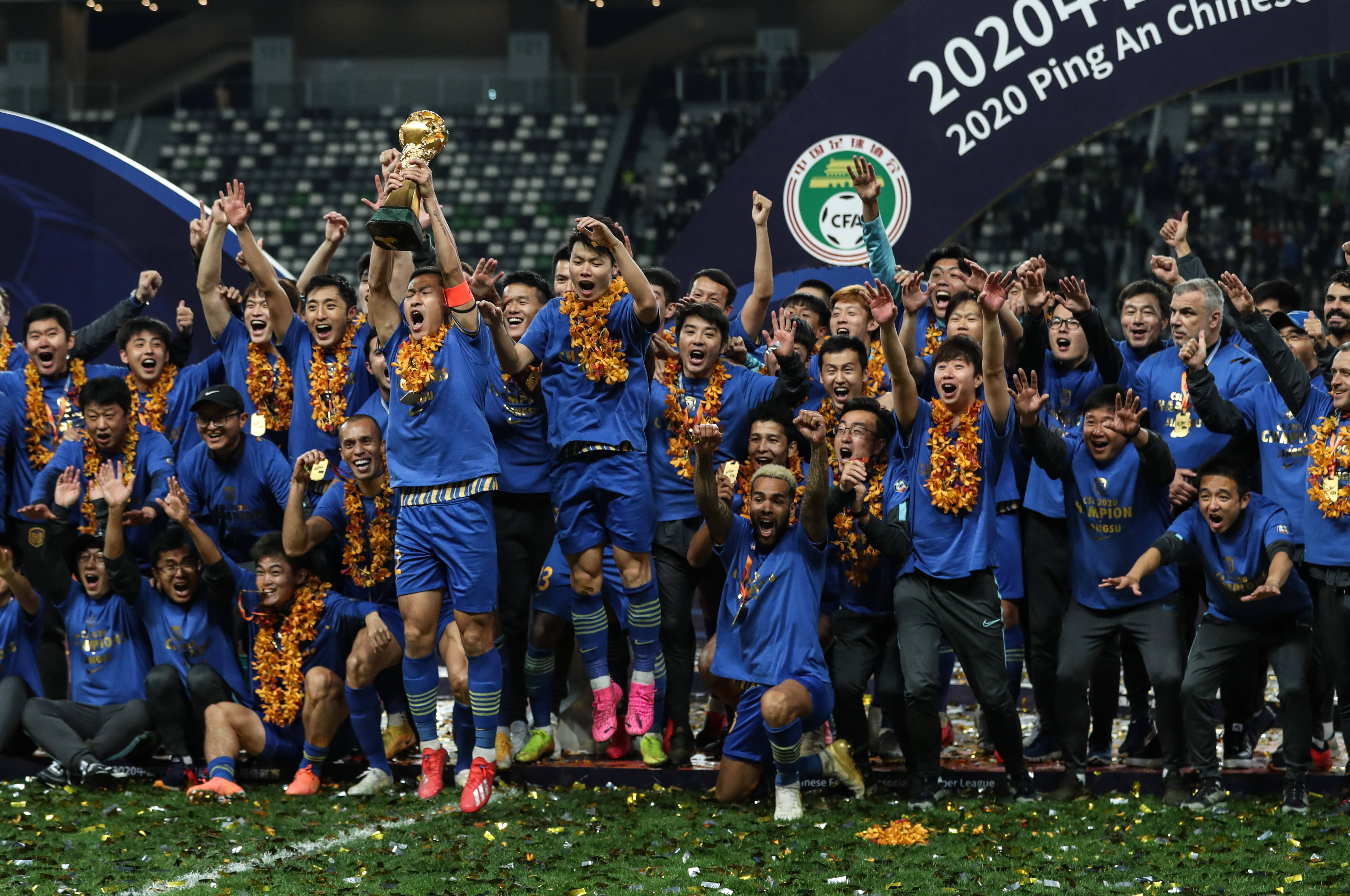 国内足球赛场上上演的精彩对决和厮杀 国内足球赛场上上演的精彩对决和厮杀